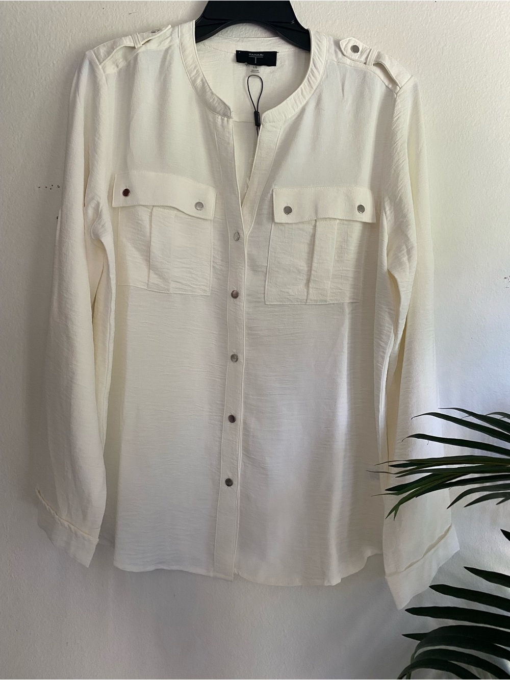Tahari Cream Button-Front Pocket Blouse